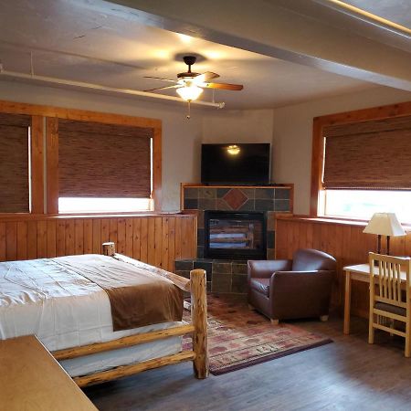 Buffalo Lodge Of Bigfork Exterior photo